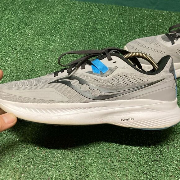 Men's Gray and Black Saucony Guide-15 Running Shoes (OKPM-03-049) - Picture 6 of 10